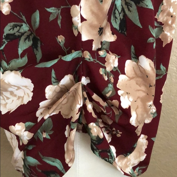 Maroon & Tan Floral Keyhole Back Top - Picture 4 of 4